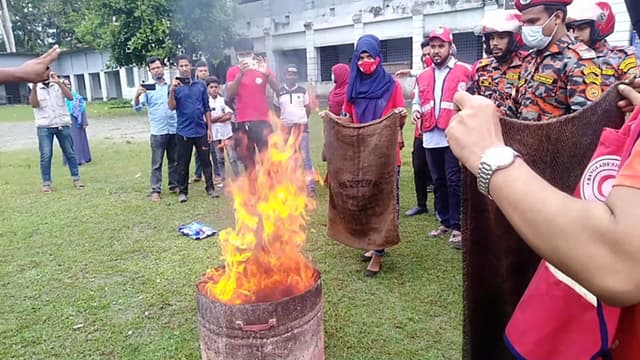 পিরোজপুরে আন্তর্জাতিক দুর্যোগ প্রশমন দিবস ও মহড়া অনুষ্ঠিত