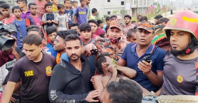 মিরপুরে ড্রেনে পড়া নিখোঁজ ব্যক্তিকে ৬ ঘণ্টা পর জীবিত উদ্ধার