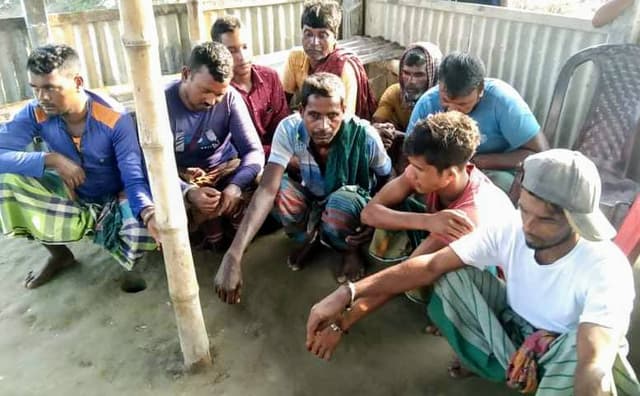 গোয়ালন্দে মা ইলিশ শিকারে ৯ জেলের কারাদন্ড