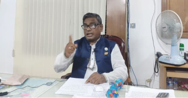 আমার পরিবার নিয়ে কিছু বললে জিভ টেনে ছিঁড়ে ফেলব