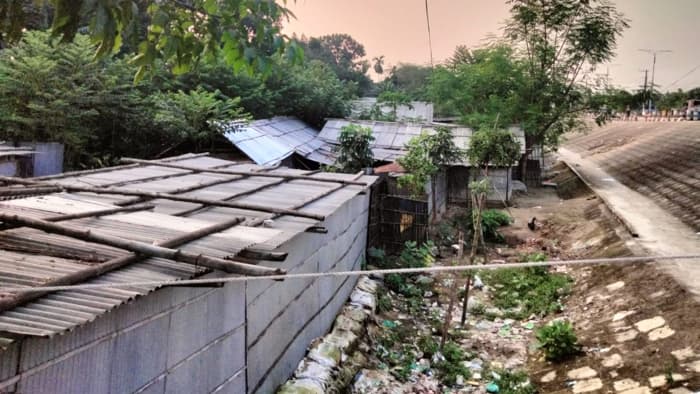 সড়কের জমিতে অবৈধ স্থাপনা, দপ্তরের চিঠিতেও ব্যবস্থা নিচ্ছে না সওজ!