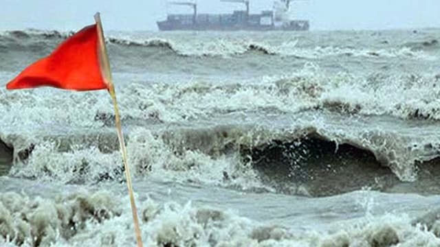 নদীবন্দরে এক নম্বর সতর্ক সংকেত, বাড়তে পারে বৃষ্টি