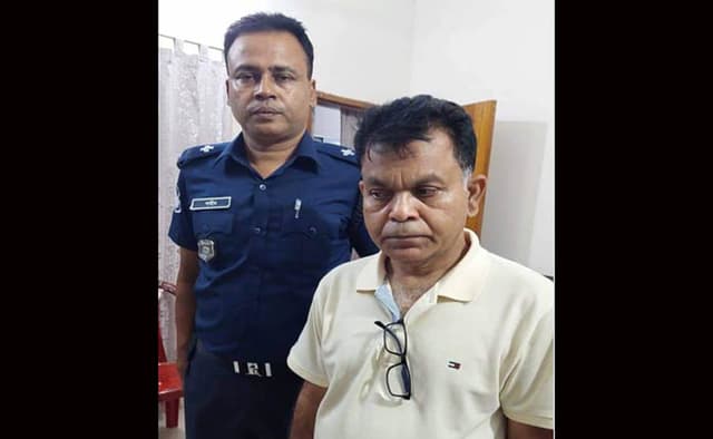 ৩ বছরের সাজা এড়াতে ২১ বছর বিদেশে, হয়নি শেষ রক্ষা