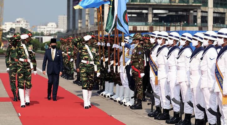 ঢাকায় পৌঁছেছেন ব্রুনাইয়ের সুলতান