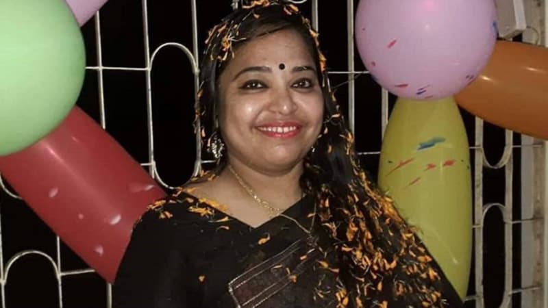 সাংবাদিকরা কি জানেনা, আমি ওসি'র বউ?