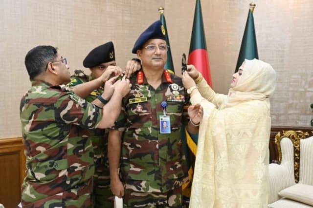 লেফটেন্যান্ট জেনারেল পদে পদোন্নতি পেলেন পিরোজপুরের কৃতি সন্তান মাইনুর রহমান