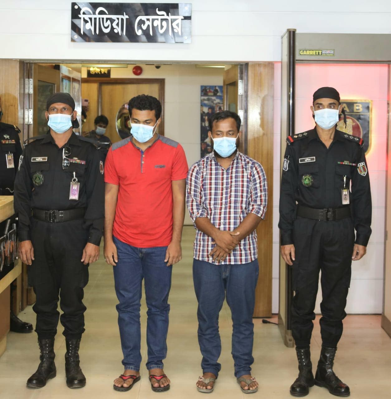 যাত্রাবাড়ী থেকে অবৈধ মাদক আইস, বিদেশী অস্ত্র ও গুলিসহ গ্রেফতার ২