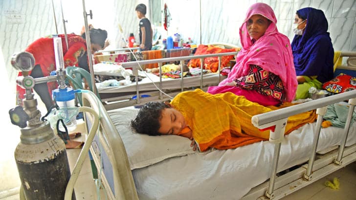 দেশে ডেঙ্গুতে ১ দিনে সর্বোচ্চ ৮৫৫ রোগী হাসপাতালে, মৃত্যু ৫