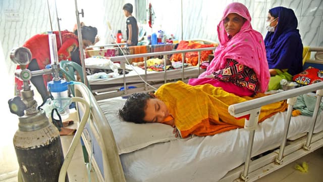 দেশে ডেঙ্গুতে ১ দিনে সর্বোচ্চ ৮৫৫ রোগী হাসপাতালে, মৃত্যু ৫