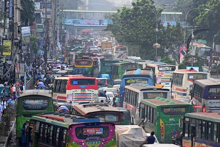 রাজধানীতে বিএনপির সমাবেশ, ব্যাপক যানজটে দুর্ভোগ যাত্রীদের