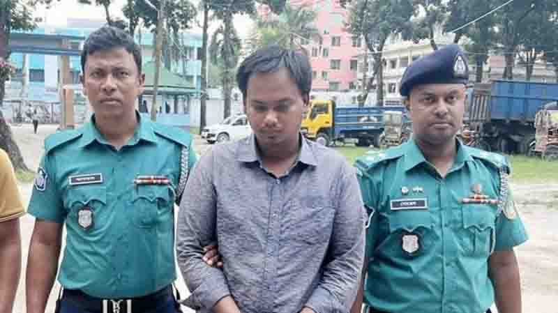গৃহবধূর গোসলের ভিডিও ধারণকালে বিএডিসির সহকারী পরিচালক হাতেনাতে আটক