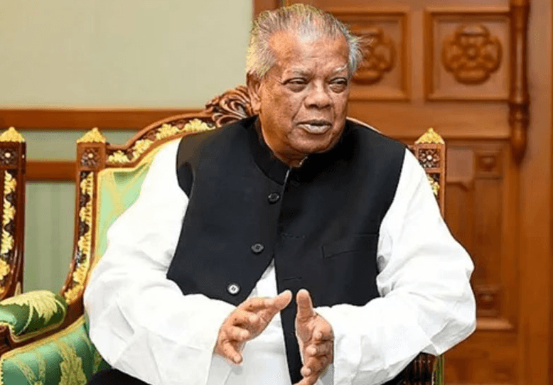 ব্যাংক লেনদেনে আস্থা ছিল না টাকার জাজিমে ঘুমাতেন আমু