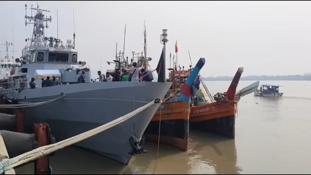 বঙ্গোপসাগরে ভারতীয় ট্রলিং বোট আটক, ৩১ জেলে গ্রেপ্তার