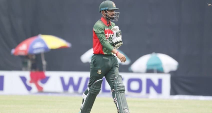 শুরুতেই দুই ওপেনারকে হারিয়ে চাপে বাংলাদেশ