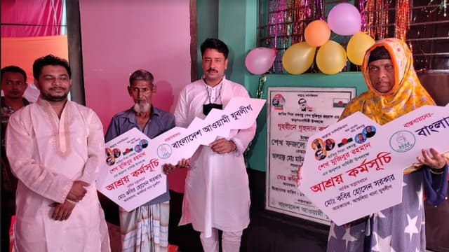 শেখ রাসেলের জন্মদিনে আশুলিয়ায় দুইজনকে ঘর দান