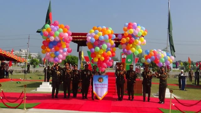 বরিশালে ৭ পদাতিক ডিভিশনের অধীনে ৪টি ইউনিটের পতাকা উত্তোলন