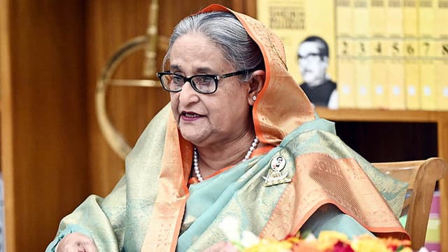 যুদ্ধ এবং খাদ্য নিয়ে রাজনীতি বন্ধ করুন : প্রধানমন্ত্রী