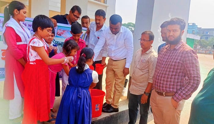 কাউখালীতে বিশ্ব হাত ধোয়া দিবস উপলক্ষে প্রদর্শনী