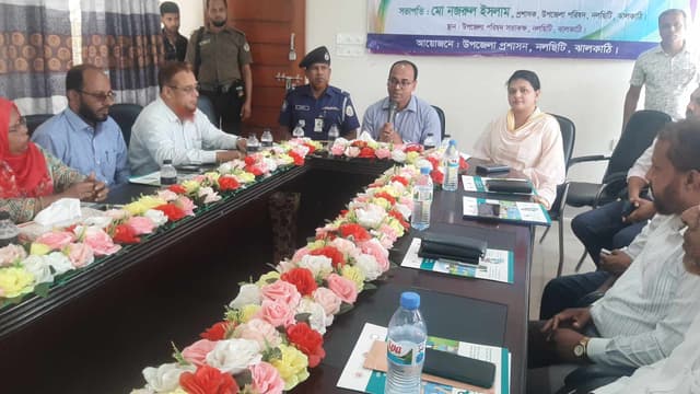 নলছিটিতে জরায়ু ক্যান্সার প্রতিরোধে ৯ হাজার কিশোরীকে এইচপিভি টিকা প্রদান