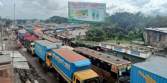 দৌলতদিয়া-পাটুরিয়া নৌরুট: যানজটে নাকাল জীবন