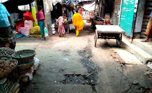 আশাশুনি উপজেলার অধিকাংশ হাট-বাজারের উন্নয়ন স্থবির!