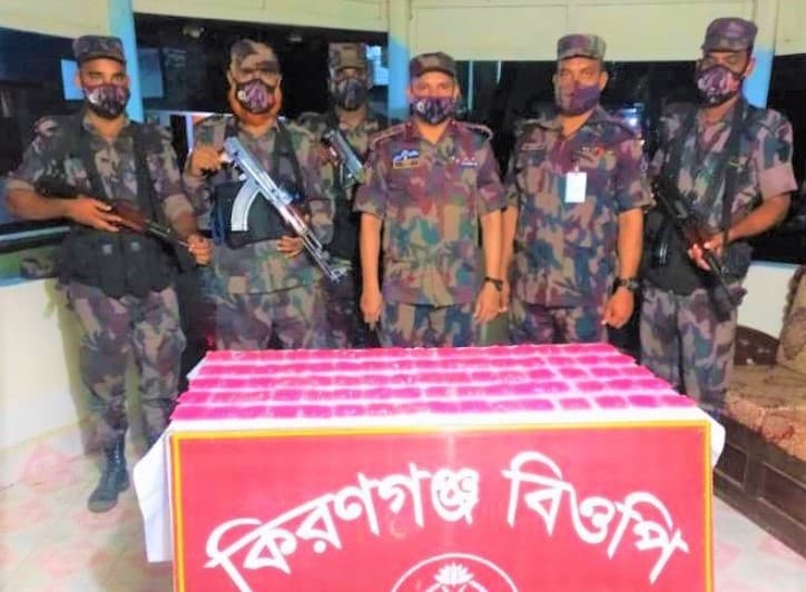 চাঁপাইনবাবগঞ্জ সীমান্তে ৩২হাজার ইয়াবা জব্দ