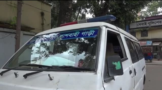 মধ্যরাতে বাবাকে কুপিয়ে হত্যা করলো ছেলে
