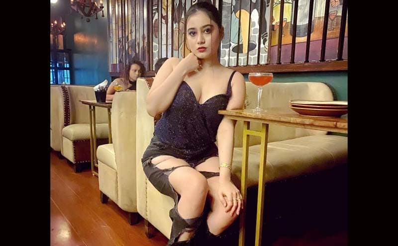 শরীরী আবেদনে উর্ফিকে হার মানাবেন উরুসা!