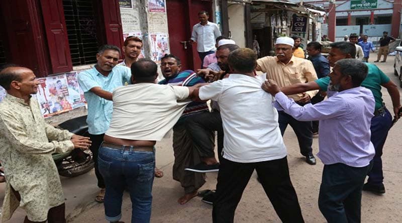 বরিশালে শ্রমিক দলের প্রস্তুতি সভায় দুই পক্ষের হাতাহাতি