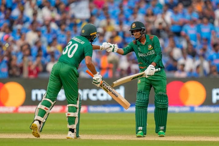 শুরুটা দারুন, শেষে হতাশা ॥ ২৫৬ রানে থামল বাংলাদেশ