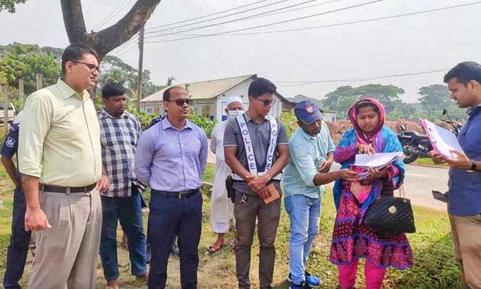 নলছিটিতে সাড়ে চার টন পলিথিন জব্দ