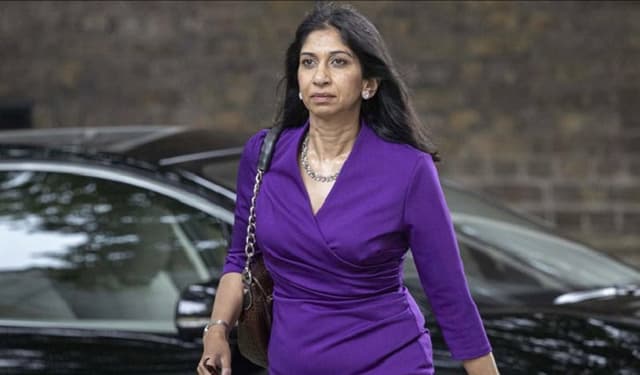 ট্রাসের সমালোচনা করে পদত্যাগ করলেন ব্রিটিশ স্বরাষ্ট্রমন্ত্রী