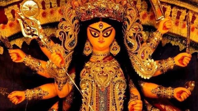 আজ মহাষ্টীর মধ্যে দিয়ে দুর্গোৎসবের শুরু