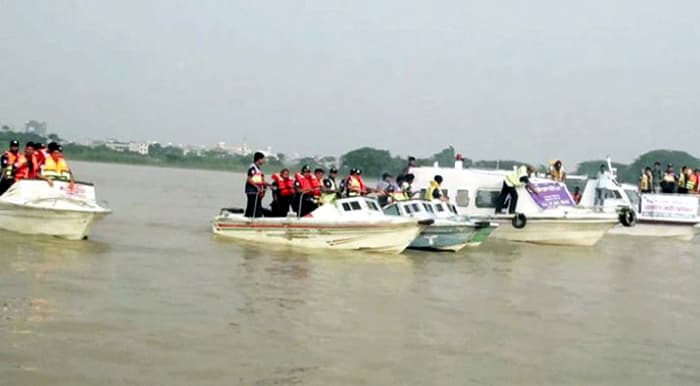 বরিশালে অসাধু জেলেদের হামলায় ব্যাহত মা ইলিশ রক্ষা অভিযান
