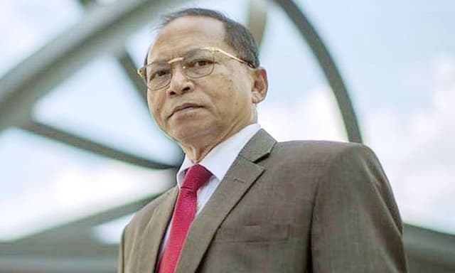 পেছালো সাবেক প্রধান বিচারপতি সিনহার মামলার রায়