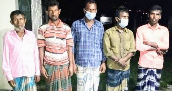 গোয়ালন্দে ইলিশ নিধনের অপরাধে ৫ জেলের জরিমানা