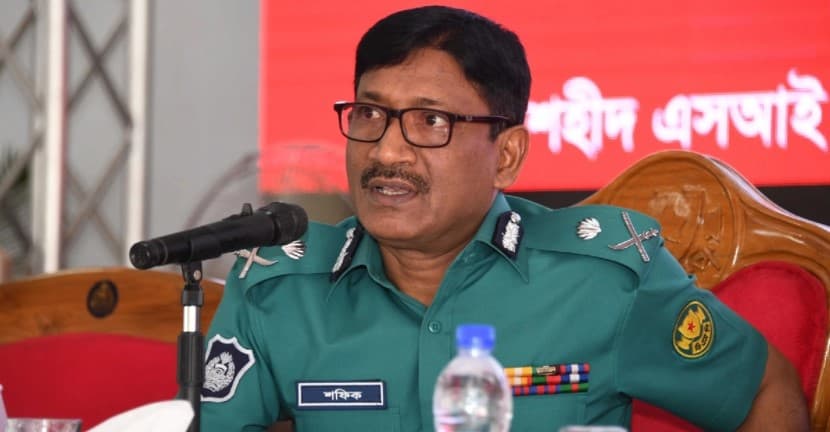 মেয়াদ বাড়ছে ডিএমপি কমিশনারের