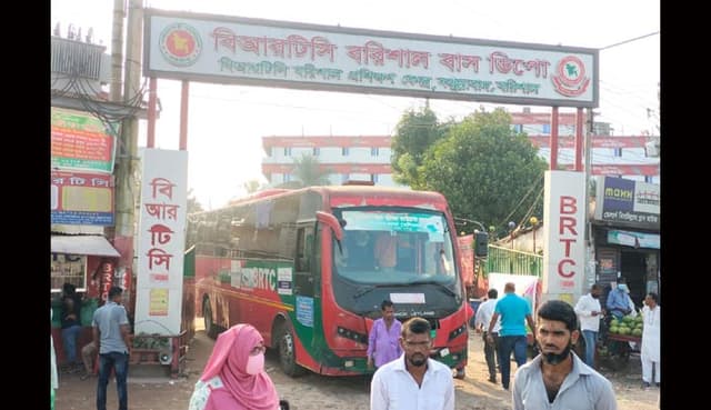বেসরকারি পরিবহনে যাত্রীসেবার মান বাড়লেও কমেছে বিআরটিসির