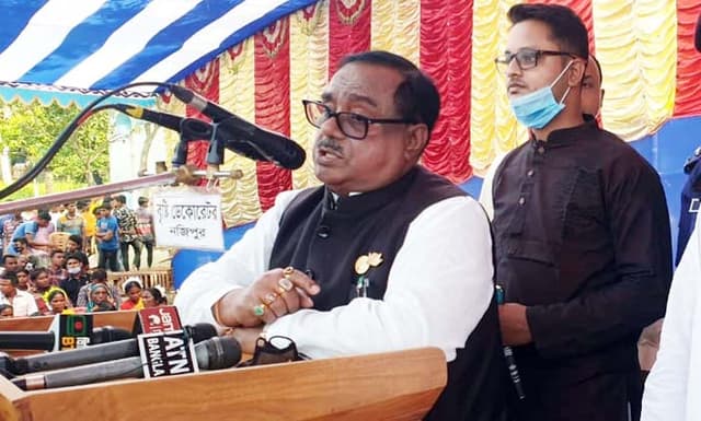 কোন অপশক্তি দেশের উন্নয়ন বাঁধাগ্রস্থ করতে পারবেনা : নওগাঁয় খাদ্যমন্ত্রী