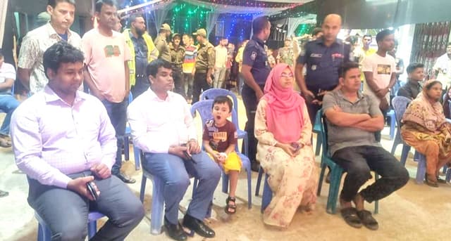 হিলিতে পুজামন্ডপ পরিদর্শনে অতিরিক্ত জেলা ম্যাজিস্ট্রেট