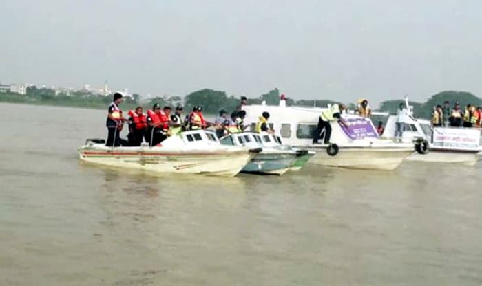 বরিশালে অসাধু জেলেদের হামলায় ব্যাহত মা ইলিশ রক্ষা অভিযান !