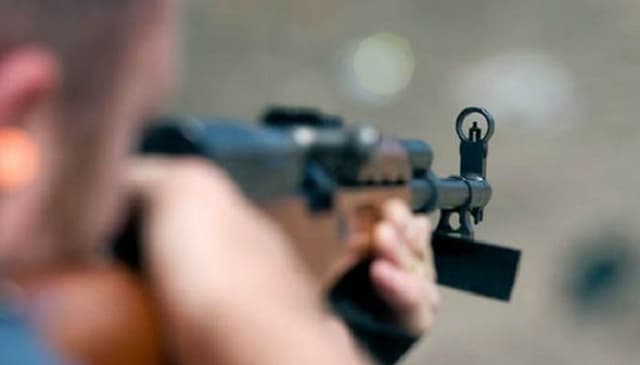 পুলিশ-ডাকাতের গোলাগুলি, গুলিবিদ্ধ ২