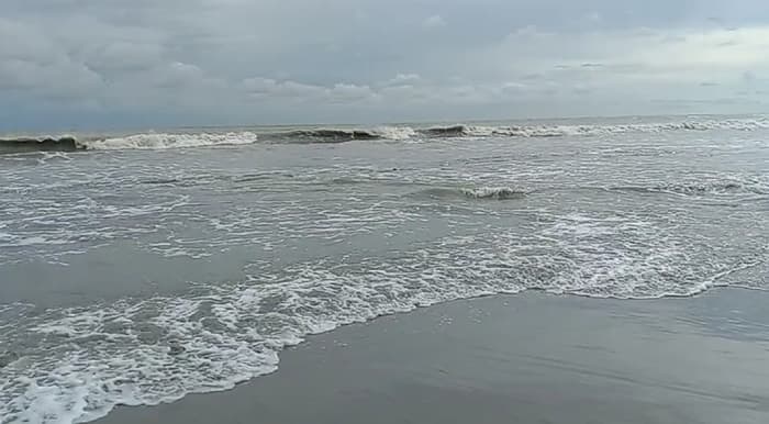 বঙ্গোপসাগরে গভীর নিম্নচাপ,পায়রা বন্দরে ১ নম্বর সতর্ক সংকেত
