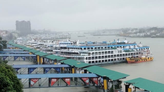 নৌযান চলাচল স্বাভাবিক ঘোষণা