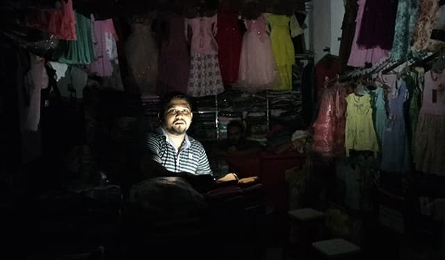 ঘূর্ণিঝড় সিত্রাং: ৩৬ ঘণ্টা বিদ্যুৎহীন লক্ষ্মীপুর