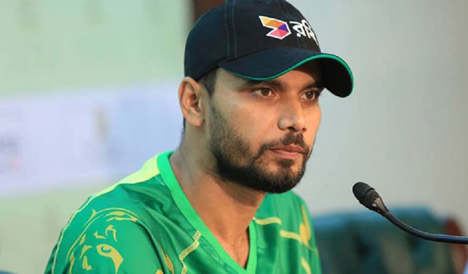 চাকরি না পাওয়া কোচরা বাংলাদেশ দলে: মাশরাফী