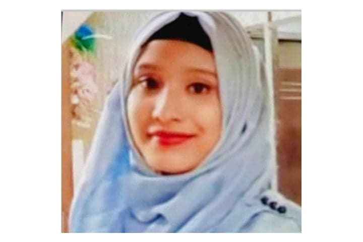 মহাখালীতে আগুন : নারীর মৃত্যু, বাঁচার আকুতি অনেকের