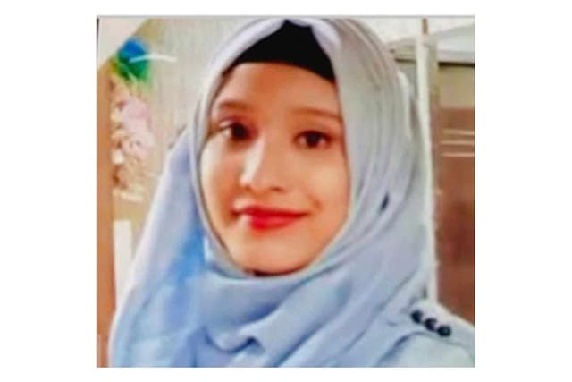 মহাখালীতে আগুন : নারীর মৃত্যু, বাঁচার আকুতি অনেকের