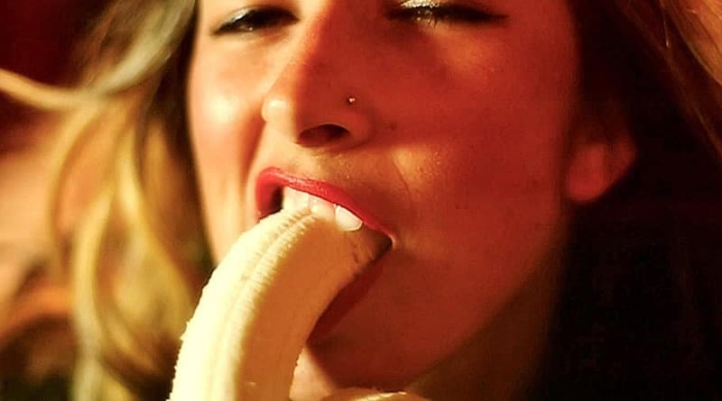 লিঙ্গে মাদক মাখিয়ে মুখমেহন, প্রেমিকার মৃত্যু!