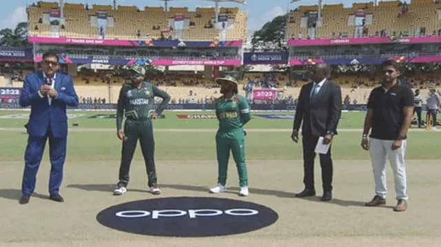 সাউথ আফ্রিকার বিপক্ষে টস জিতে ব্যাটিংয়ে পাকিস্তান